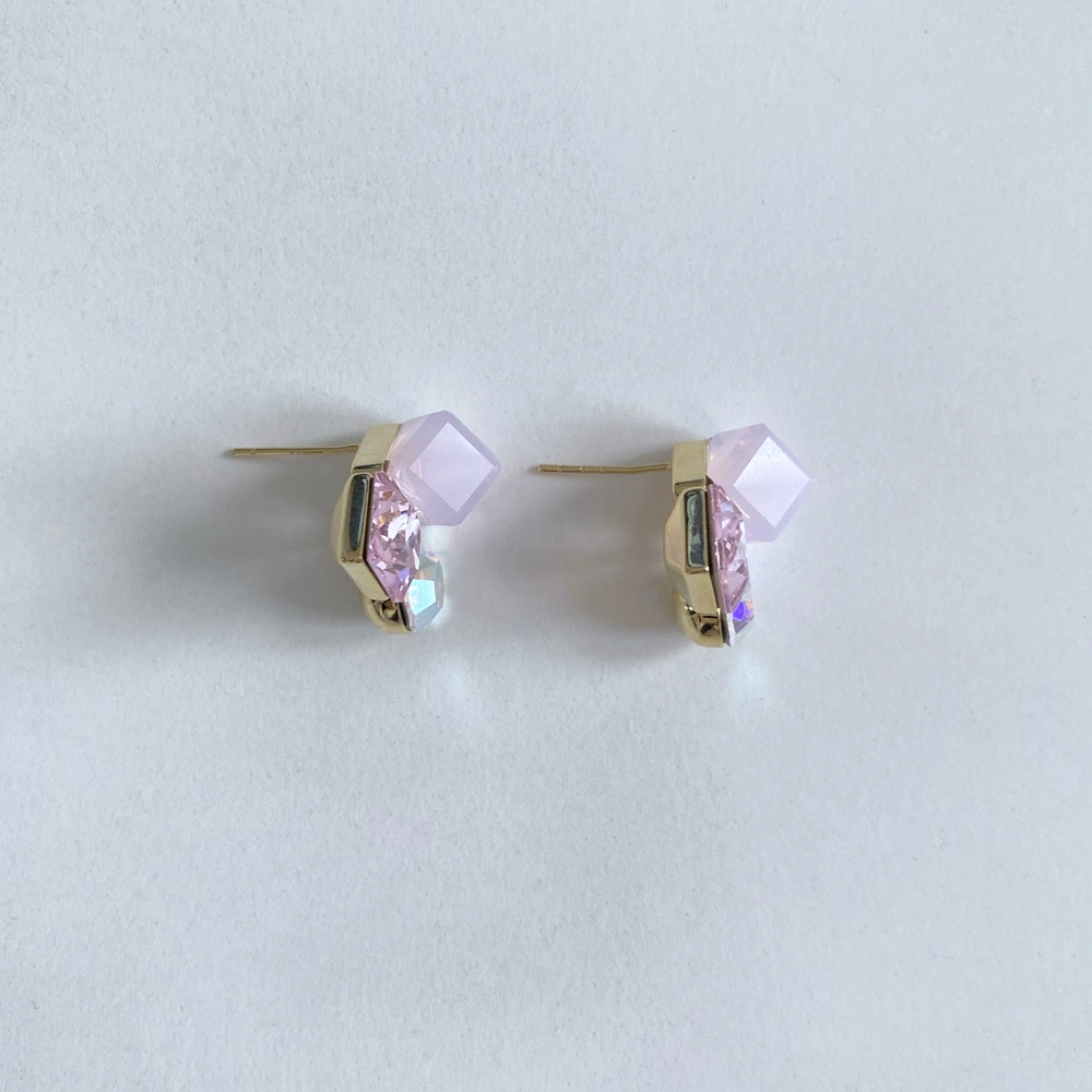 925 Ayar Gümüş İğneli Küp-Kare-Yuvarlak Formlu Pembe Kristal Taşlı Küpe
